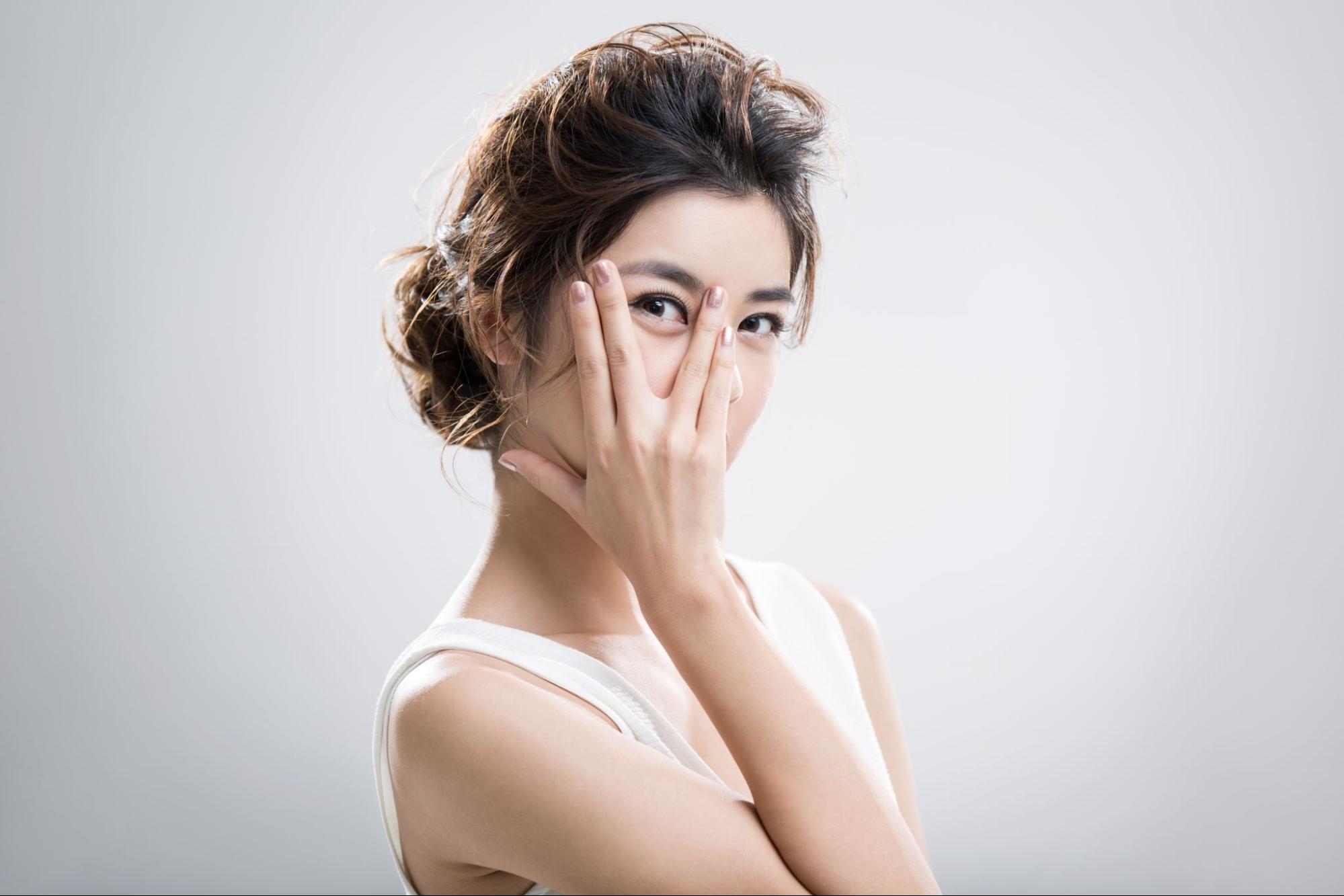 雙眼皮術後若有腫脹、瘀青或暫時性的不對稱,都是修復過程中的正常現象 雙眼皮術後若有腫脹、瘀青或暫時性的不對稱,都是修復過程中的正常現象